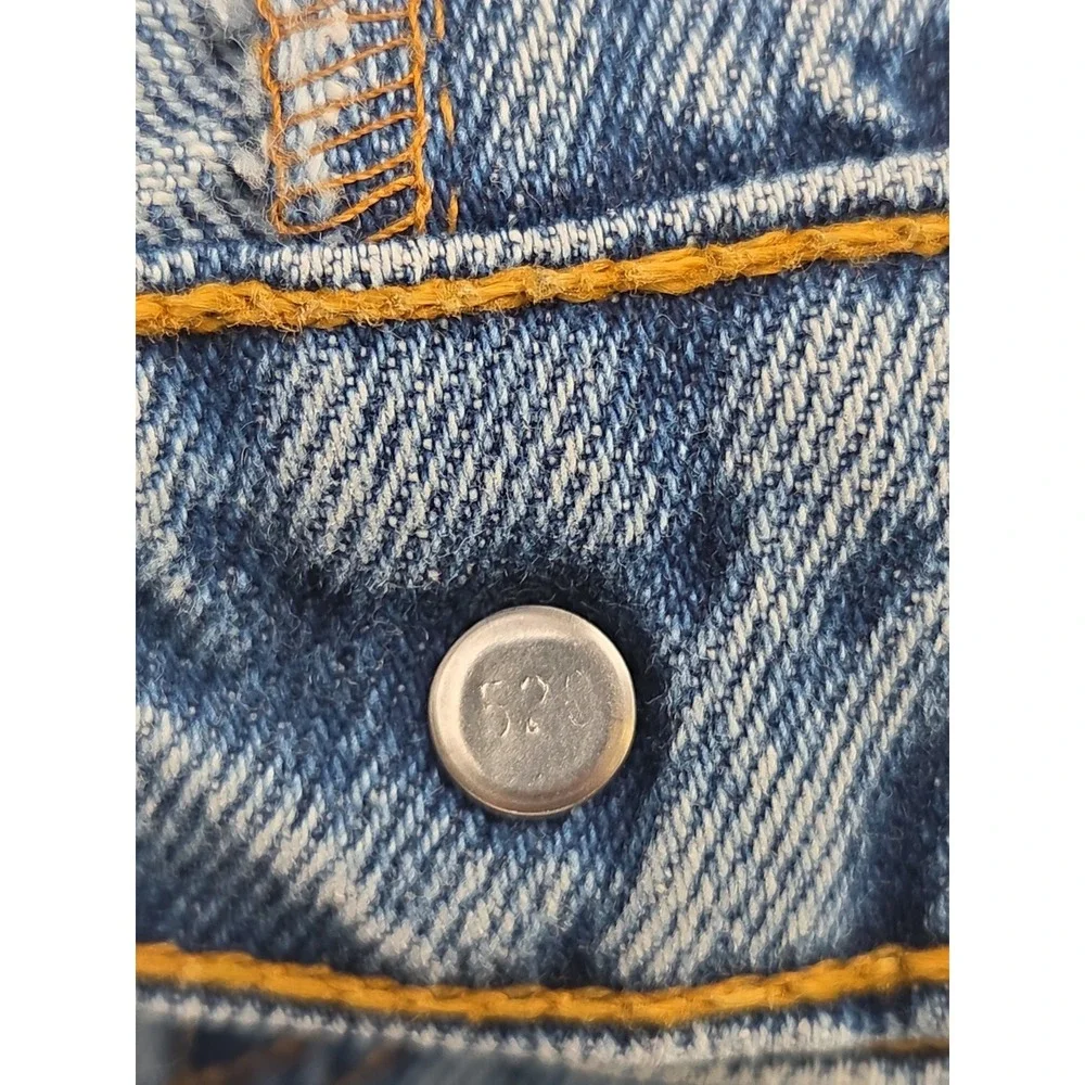 Vintage 90s Levi's 550 Jeans| Relaxed Tapered Medium Wash | Made in USA | 34x34